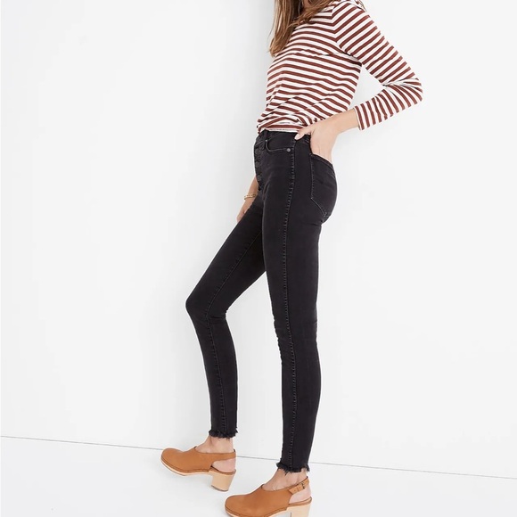 Madewell 10" High-Rise Skinny Jeans in Berkeley Black: Button-Through Edition 27 - Picture 2 of 10